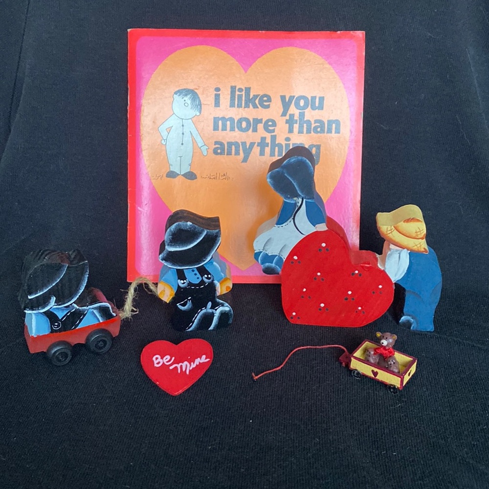 3/$15 - VTG Valentine’s Day Collection